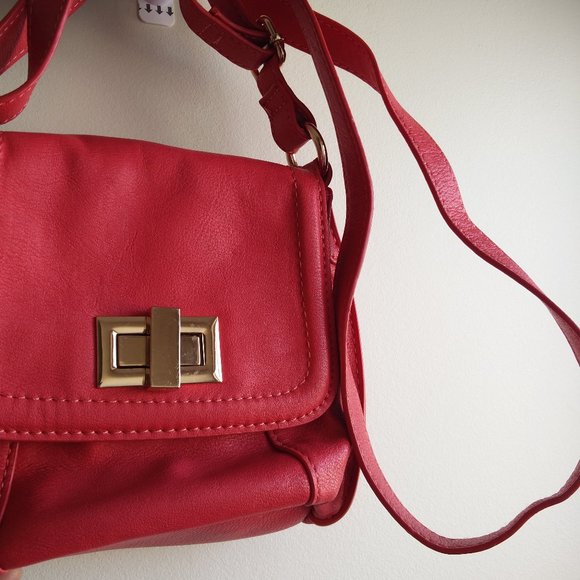 KGB Studio Red Bag with Adjustable Straps - Picture 3 of 14